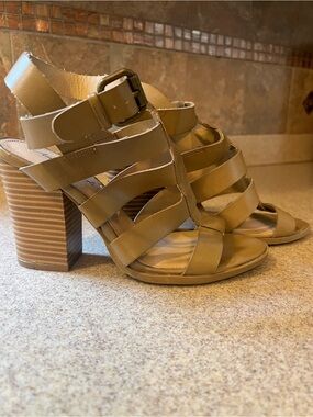 American Eagle Tan Strappy Gladiator Sandals